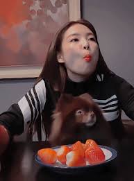 Jisoo is the smallest in blackpink (162 cm/5'3.77″). Jennie Blackpink Eating Blackpink Reborn 2020