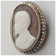 cameo pin
