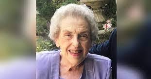 Virginia Knott's Instagram, Twitter & Facebook