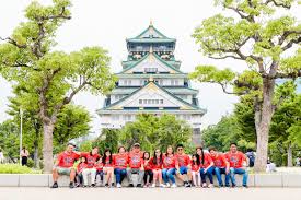 Inside japan's most visited the association has prepared several walking tours around the osaka castle park area. Big Family Photoshooting In Osaka Castle Park Photoguider Japan