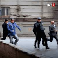 Kesin, gerçekten yapmamız gerektiğini hissedersek leyla ile mecnun'un filmini yapabiliriz. dedi. Mecnun Cinar Gifs Get The Best Gif On Giphy