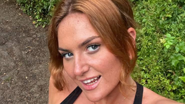 I have two vaginas but guys refuse to be seen with me because of my job, so  I'm quitting to find a boyfriend