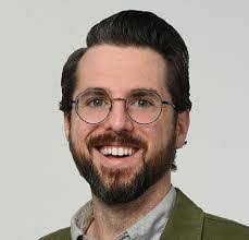 Andrew Strack's Instagram, Twitter & Facebook