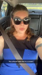 Can someone please take her harness off. Im sitting outside a shop waiting  to print it so im begging for someones help. Thanks so much🙏🙏🙏