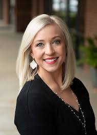 Anna Bradham's Instagram, Twitter & Facebook