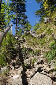 Chiar dacă am stat o zi pe tuşă din cauza ploii şi astăzi trebuia să apucăm drumul lung spre casă, am zis că nici în ruptul capului nu. Masivul CeahlÄƒu Traseu De VarÄƒ Urcare Din DurÄƒu