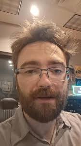 Lundi, le quinze de Sectembre, l'année deux mille vingt cinq, —: Mot du  Jour (Word of the Day) :— , un feu — a fire, —: Superstition du jour  (Superstition of the Day) :— , Si un lapin passe la maison ...