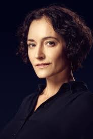 Camilla Sutherland's Instagram, Twitter & Facebook