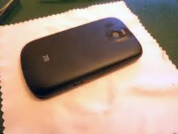 Disassembling ZTE Racer II Phone ...