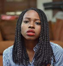 The shorter your hair is, like this bob that stops at the jawline, the more likely it is that you'll have a curl at the ends. 35 Best Bob Box Braids For 2021 Hairstylecamp