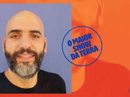 Um líder é, antes de tudo, um servidor que ajuda a equipe a entender as  direções e traduzir movimentos do mercado em ações claras"