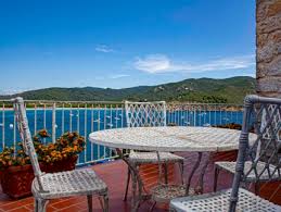 Marina di campo è ricca di locali, eventi, vita notturna, iniziative, appartamenti e case vacanza, campeggi e bed & breakfast. Appartamenti Marina Di Campo