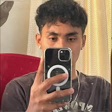 The Ring light-heavyweight champion Dmitry Bivol enjoying some downtime in  Pisa, Italy 🇮🇹