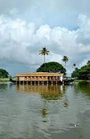 The state has 44 rivers, 27 backwaters (mostly in the form of lakes and ocean inlets), 7 lagoons, 18681 ponds and over 30 lakh wells. Kerala Backwaters Wikipedia