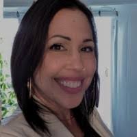 Lori Bailey's Instagram, Twitter & Facebook