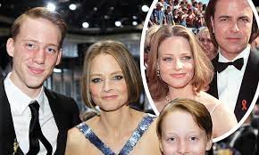 Filed under awards season 2021 , golden globes , golden globes 2021 , jodie foster , lgbtqia+ , 2/28/21 Jodie Foster Gay Actress To Tell Sons Who Their Father Is When They Turn 21 Daily Mail Online