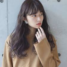 ワンレンミディアムで頬骨カバーしちゃおう 高い頬骨が気になる方必見 カバーできちゃう髪型 メイク術紹介 2ページ目 arine アリネ 웨이브 헤어 긴 머리 앞머리 헤어스타일