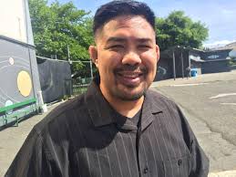 Mark Muñoz thrives back home in Vallejo