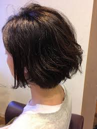 くせ毛カットが上手な現役美容師が教えるくせ毛の女性の髪型似合う長