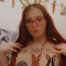 I Got Buns Hun T-Shirt -Bunny Mom Shirt