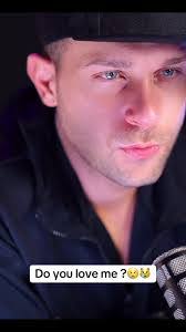 Alex Groh's Instagram, Twitter & Facebook