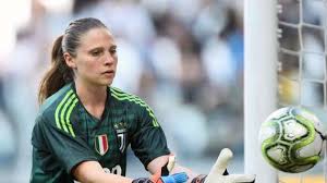 Profilo ufficiale portiere della @juventusfc e della nazionale italiana @azzurrefigc atleta @puma instagram. Video La Juventus Women Su Twitter Le Migliori Parate Di Laura Giuliani