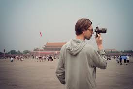 Ruben terlou is een nederlands fotograaf, documentairemaker en arts. Documentairemaker Ruben Terlou Het Voelt Voor Mij Fijn En Veilig De Binnenwereld Voor Mezelf Te Houden De Volkskrant
