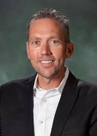 Sarah Kos's Instagram, Twitter & Facebook