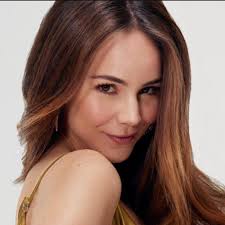 La hermosa actriz, camila sodi ha puesto a brillar los ojos de todo méxico, luego que en el último episodio de la segunda temporada de luis miguel, la serie, pareciera completamente desnuda. Camila Sodi