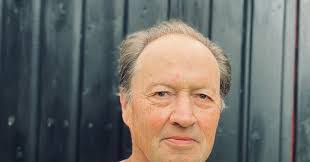 Robin Nicholson's Instagram, Twitter & Facebook