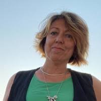 40+ "Carla Anton" profiles