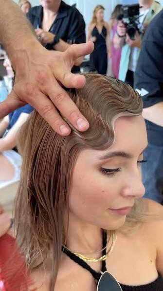 Finger Waves Medium Hair