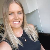 Danielle Markwell's Instagram, Twitter & Facebook