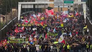 Le privilége de la garantie du salaire, de. Manifestations Du 5 Decembre Plus De 806 000 Manifestants En France Une Mobilisation Massive Meme Dans Les Petites Villes