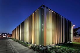 En vertikal somos especialistas en marcas premium de tecnología en audio, wearables, accesorios de oficina, fotografía y hogar inteligente. Vertikale Sonnenschutzlamellen Aus Aluminium An Bucherei Colt