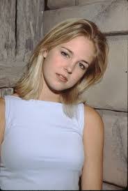 Keri Pratt's Instagram, Twitter & Facebook