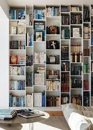 Platzsparende Einrichtung Ideen Regalsysteme Fur Die Buchkollektion Buchkollektion Einrichtung Eingebautes Bucherregal Bibliothek Zu Hause Hausbibliothek