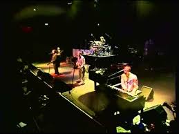 This song is played so wrong by so many people and it's really quite a simple song! We Are The People By Nazareth Chords Yalp