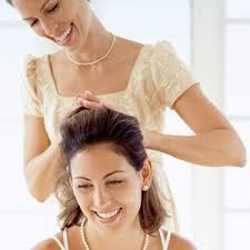 Drei bräute haben sich selbst geschminkt und verraten, welche produkte keine angst, dir wird geholfen: Brautfrisur Und Makeup Stylisten Fur Die Hochzeit Auswahlen Weddix