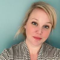 Shelley Fraser's Instagram, Twitter & Facebook