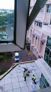 Mereka telah dimasukkan ke hospital sultanah bahiyah, katanya pada sidang media di sini hari ini. Wanita Alami Depresi Tiba Tiba Buka Tingkap Terjun Dari Tingkat Lima Hospital Sultanah Bahiyah Lobak Merah