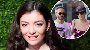 Lorde is sharing details about her comeback album, world tour and her 'feral' cover image for 'solar power.' 10 best new shows see all the glam 📸 top 10 movies 🎥 celebrity babies news sports. Lorde Shares The Story Behind Her Cheeky Album Cover In Rare Interview