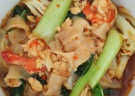 Kwetiau goreng is similar to these foods: Cara Membuat Kwetiau Kuah Pedas Anti Ribet