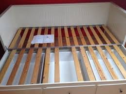Sehr schön optisch und funktionelldijana_44ich war sehr skeptisch zuerst, für den darum entwarf ich das hemnes tagesbett. Hemnes Bett Anleitung
