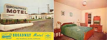 A Look Inside Hotel Motel Rooms Of The 1950s 70s Flashbak Hotel Hotel Motel Broadway Hotel