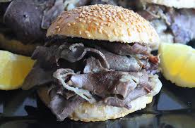 Ottimo per un pranzo a volo, per i pic nic pomeridiani, per le cene con amici.u bellu paninazzu ca meusa nuddu u leva! Pani Ca Meusa A Must Of Palermo Street Food