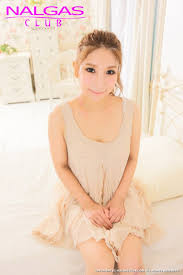 Manami's intense act on Nalgas Club is electrifying