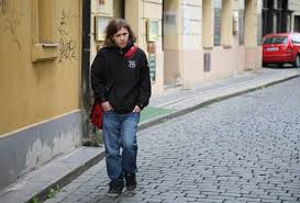 Na scenári sa napríklad podieľal najznámejší český streetartista pasta oner, ktorý taktiež dabloval tomáša vorla mladšieho (petr kocourek) v scénach, kde hlavní hrdinovia sprejujú. Tomas Vorel Junior Nepodleha Iluzim Dama Cz