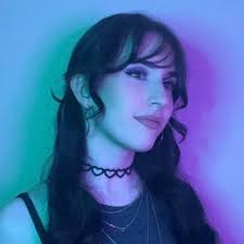 Bailey Lynne 🌿 (@_Baileaf_)