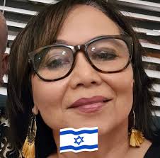 El ermitaño don Yito. Vivió muchos años frente a la Cueva de las Archillas  en Morovis, cerca de la frontera con Ciales, donde tenía una pequeña casa  de madera y un terreno